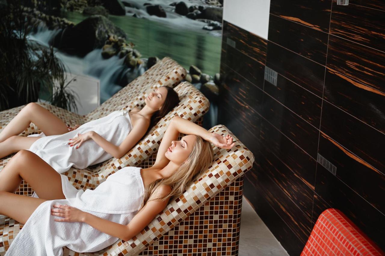 Blue Diamond Hotel Active Spa Trzebownisko Luaran gambar