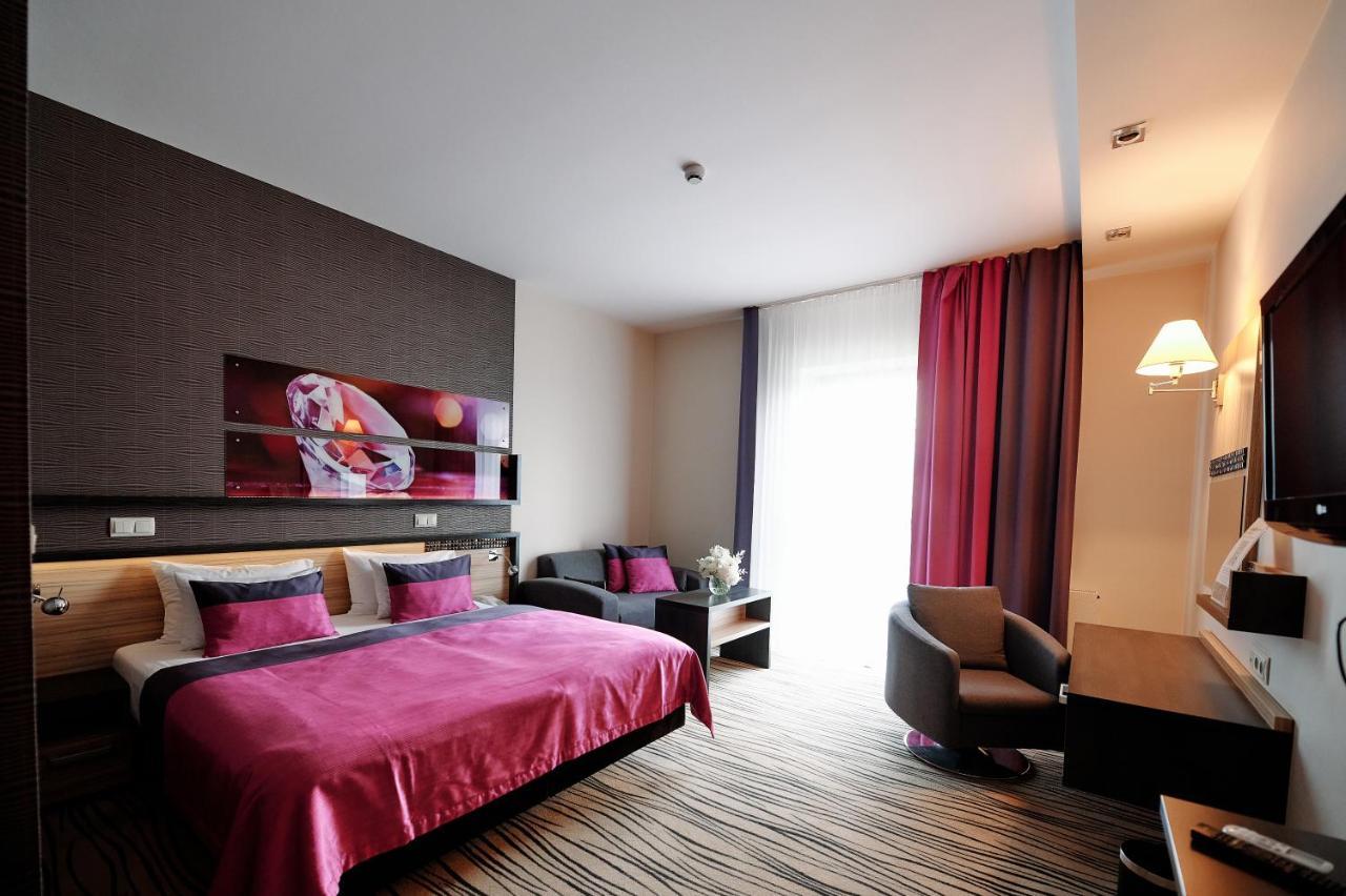 Blue Diamond Hotel Active Spa Trzebownisko Luaran gambar