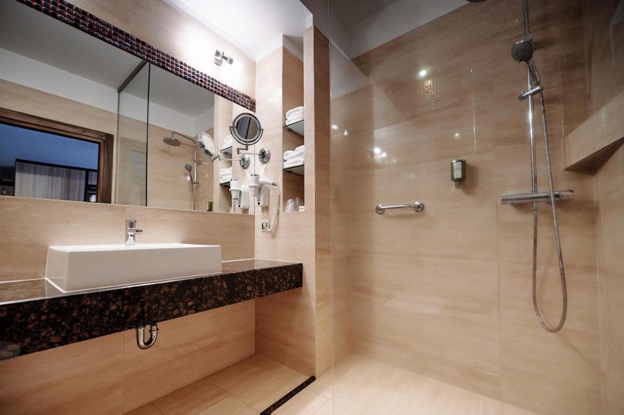 Blue Diamond Hotel Active Spa Trzebownisko Luaran gambar