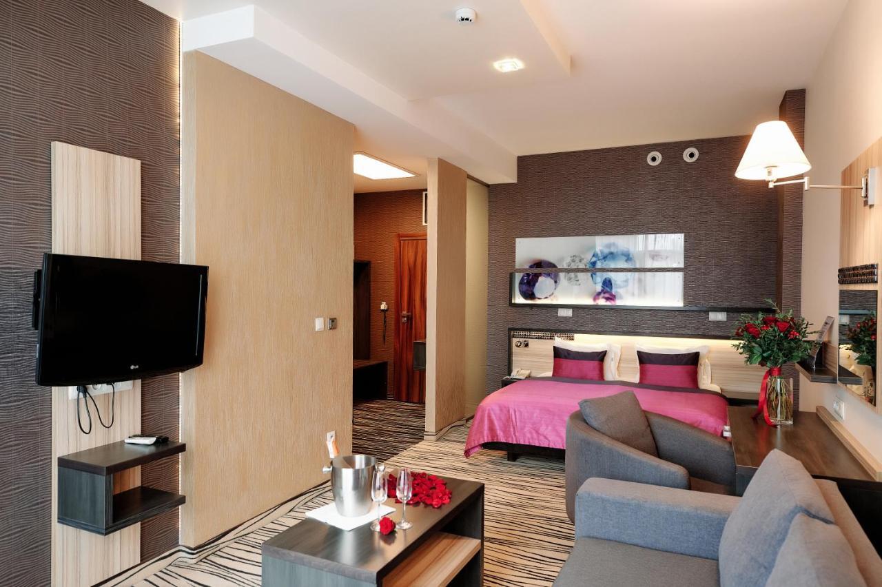 Blue Diamond Hotel Active Spa Trzebownisko Luaran gambar