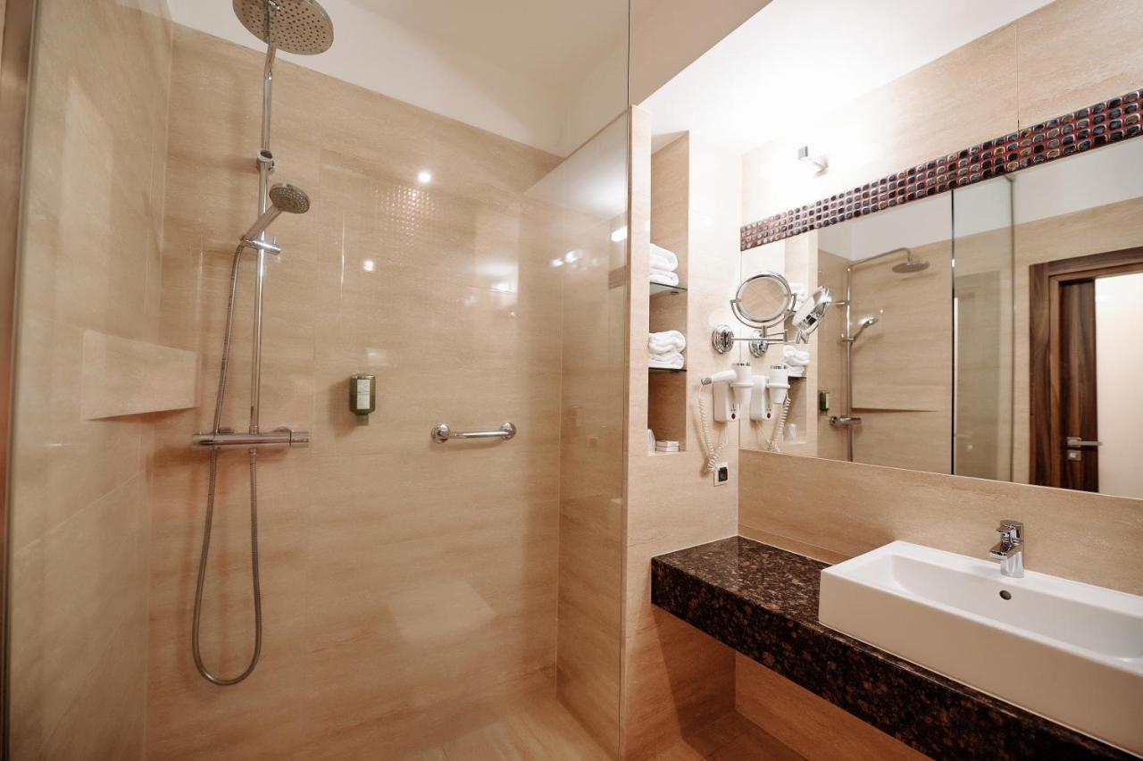 Blue Diamond Hotel Active Spa Trzebownisko Luaran gambar