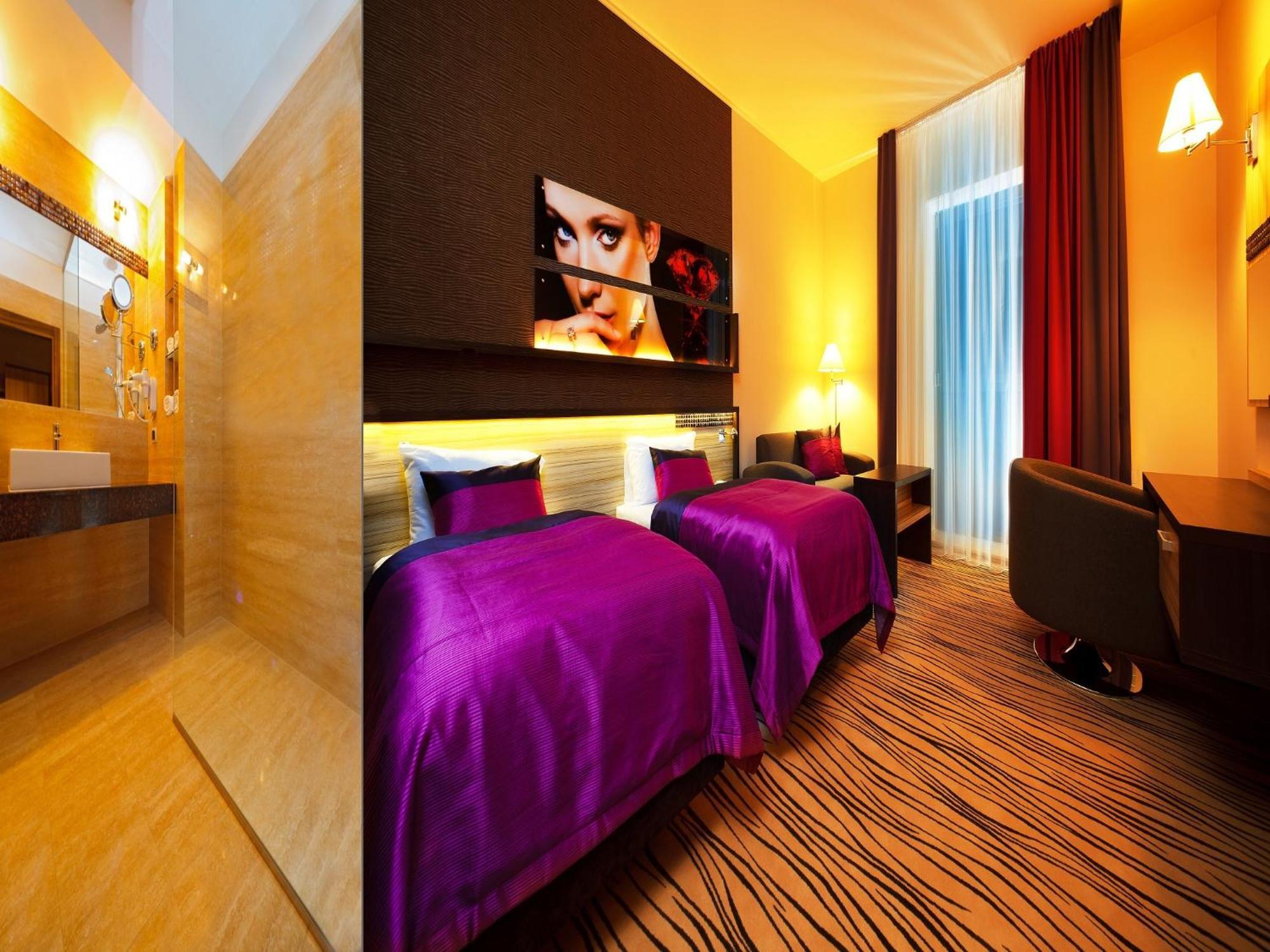 Blue Diamond Hotel Active Spa Trzebownisko Luaran gambar
