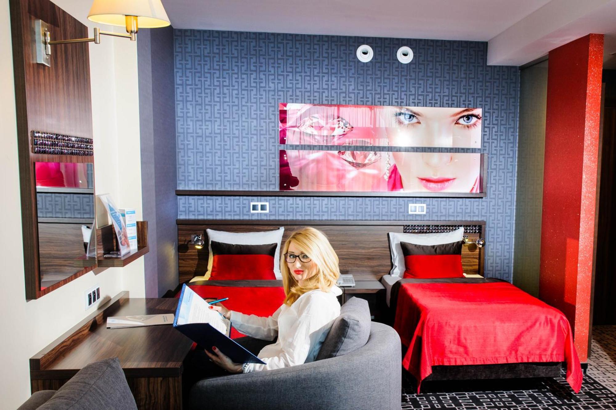 Blue Diamond Hotel Active Spa Trzebownisko Luaran gambar