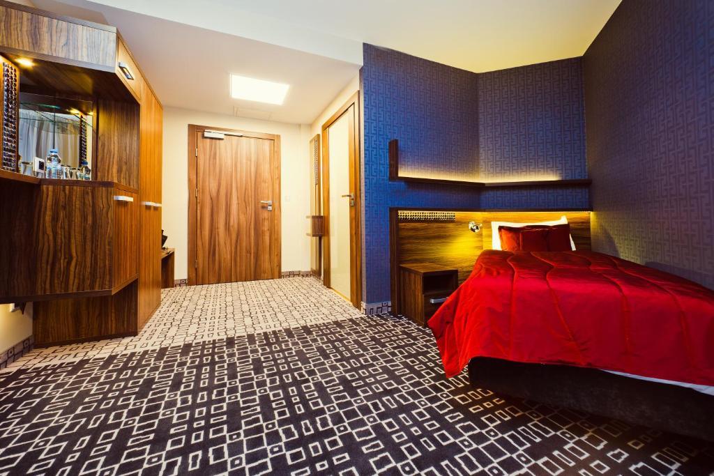Blue Diamond Hotel Active Spa Trzebownisko Bilik gambar