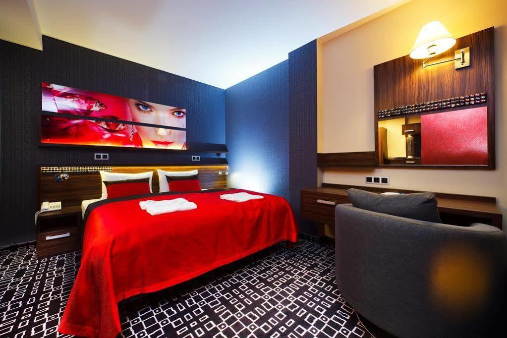 Blue Diamond Hotel Active Spa Trzebownisko Luaran gambar